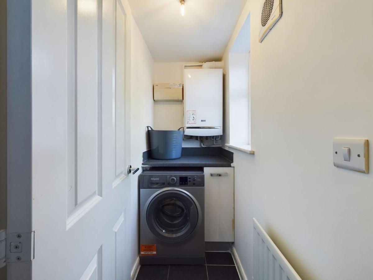247 Serviced Accommodation In Stafford- 3Br Townhouse Экстерьер фото