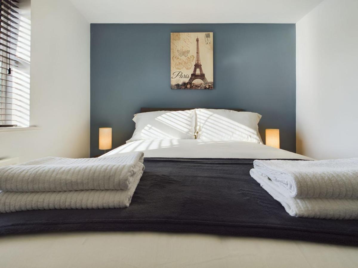 247 Serviced Accommodation In Stafford- 3Br Townhouse Экстерьер фото